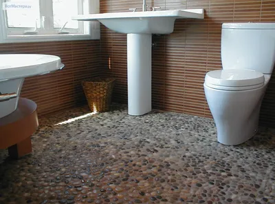 Фото дизайна ванной комнаты - современная отделка плиткой маленькой ванной  - дизайн проект