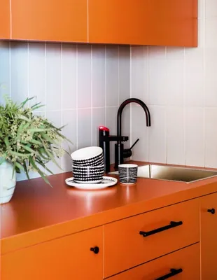 Оранжевый цвет в интерьере кухни: 30 фото в разных стилях