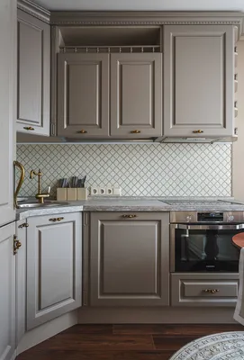 Как использовать угол на кухне по максимуму: фото и идеи – навесной верхний  угловой шкаф, шкаф пенал и другие | Houzz Россия