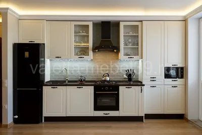 Черно-белая кухня на заказ от производителя с дизайн-проектом.