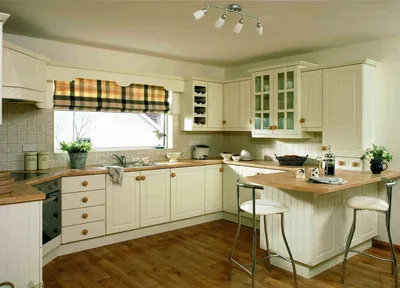 Дизайн кухни с окном - 70 фото