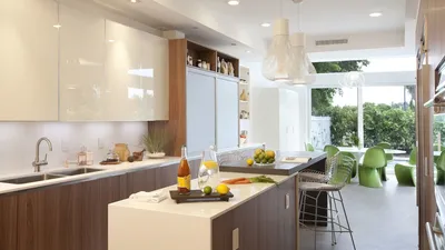 Дизайн кухни с окном: 75 оригинальных приёмов и стильных решений