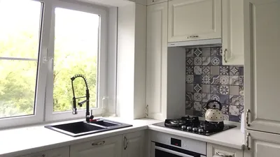 Кухня в хрущевке 5 метров с колонкой. Дизайн кухни с окном - YouTube