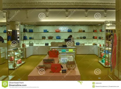Роскошный интерьер Harrods магазина сумок Редакционное Изображение -  изображение насчитывающей магазин, нутряно: 49364425