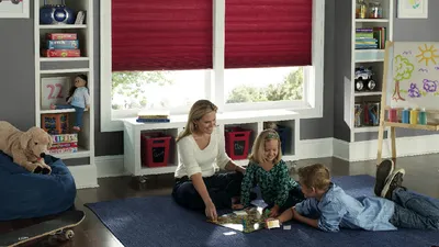 Рулонные шторы для детской комнаты: преимущества
