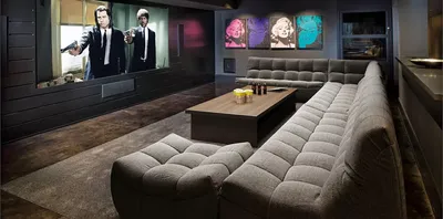 Интерьер домашнего кинотеатра - выбираем подходящий диван