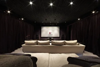 Фото интерьера домашнего кинотеатра дома в современном стиле