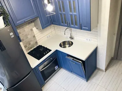 Дизайн очень маленькой кухни с холодильником - 69 фото