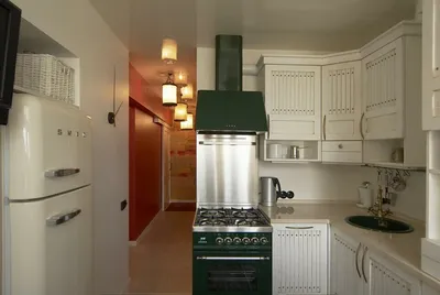 Дизайн кухни в «хрущевке» 6 кв. м с холодильником