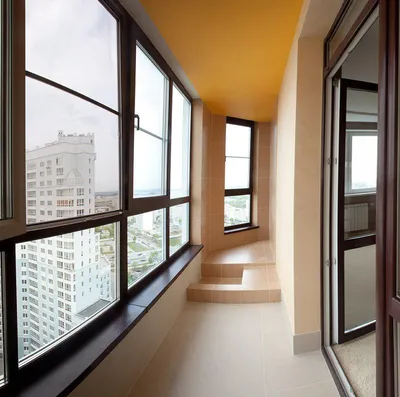 Французское остекление балкона: минусы и плюсы панорамных окон.