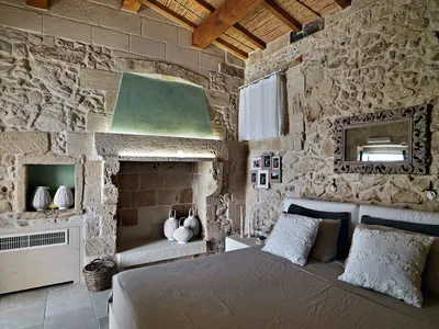Спальня с камином (27 фото камин в интерьере спальной комнтаы)