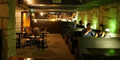 Интерьер винного бара и кафе в стиле ретро, Австралия
