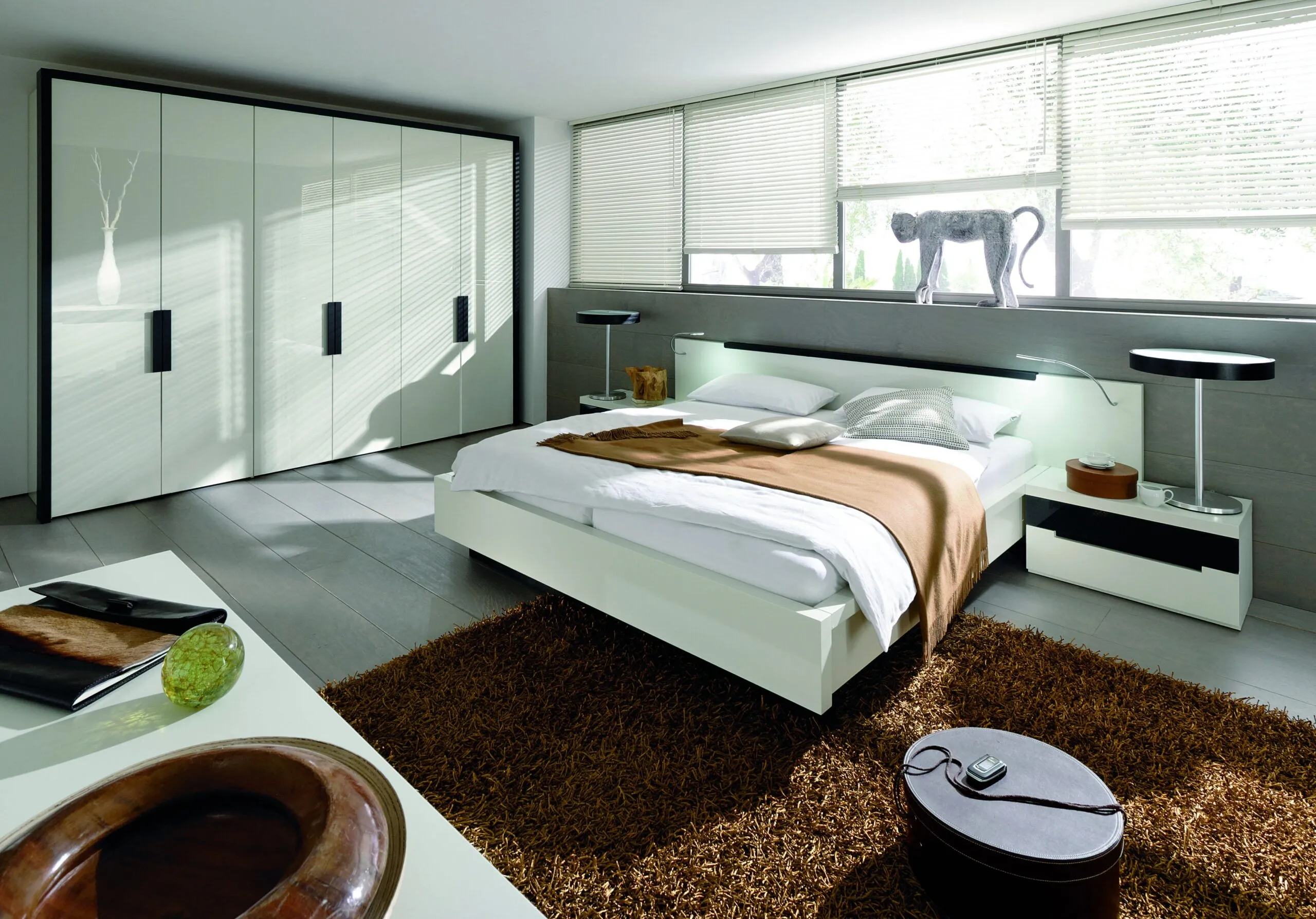 Спальня в стиле Хай-тек: 207 фото и идей оформления