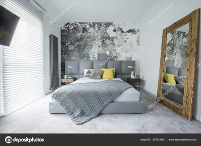 Темная спальня (160 фото): варианты сочетания дизайна в спальне с темными  оттенками