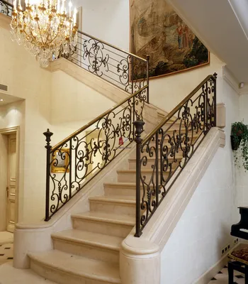 Фото Дизайн интерьера лестничного холла в стиле прованс с фото и вариантами  оформления