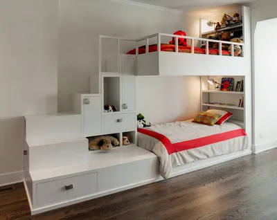 Детская комната с двухярусной кроватью и скалодромом | Фото