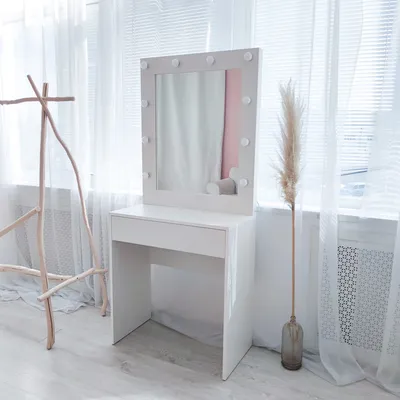 Туалетный столик трюмо для спальни (трельяж с зеркалом и лампочками в  комнату), цена 3100 грн — Prom.ua (ID#1454426502)