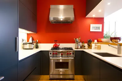 Красно-черная кухня в квартире: как правильно подобрать мебель, обои и  аксессуары