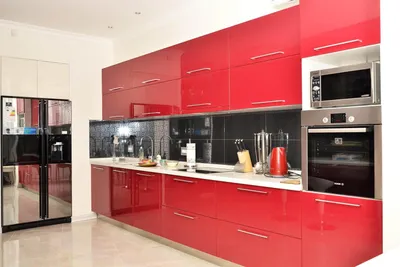 Красная глянцевая кухня - 68 фото