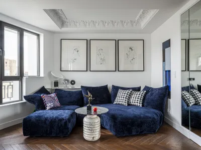 Синий диван в гостиной: 30+ примеров | myDecor