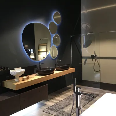 Современное зеркало в ванную - 72 фото