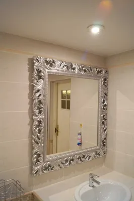 Зеркало в багете для ванной - 72 фото