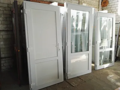 Пластиковые двери в ванную комнату, цена в Краснодаре от компании  КУБАНЬСТРОЙ