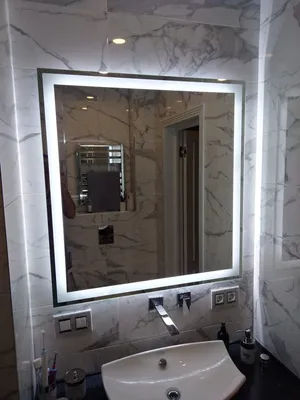 Зеркало с подсветкой в ванной изготовление на заказ в Ростове, фото зеркала  с подсветкой, мастерская зеркала и стекла 3 Измерение студия | студия  стекла и зеркал Третье Измерение