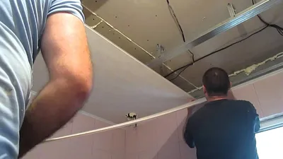 Пластиковые панели на потолке ,ванная комната - YouTube