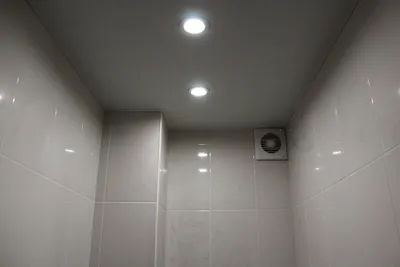 Какой сделать потолок в ванной комнате? | Ремонт+ | Дзен