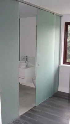 Раздвижные двери в ванну