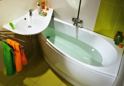 5 причин почему угловая ванна лучше обычной прямоугольной