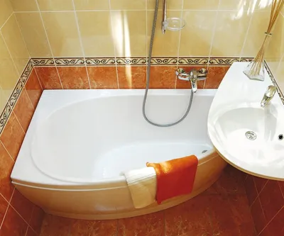 Угловая ванна в маленькой ванной комнате – размеры, оптимальные для  размещения в небольшом помещении