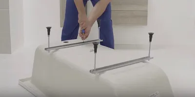 Как установить ванну своими руками - Пошаговая инструкция и советы при  установке