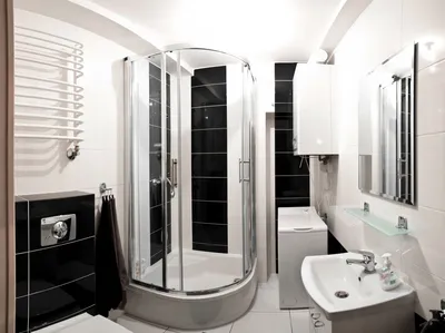 Ванная комната с туалетом и душевой дверью (6,5 м2) в стиле черно-белый  винтаж - дизайн проект от Сантехники-Онлайн