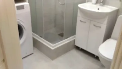 Ванная комната в хрущевке. Дизайн санузла в однушке с душевой кабинкой -  YouTube
