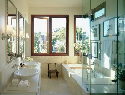 Интерьер современной ванной комнаты с окном - Ремонт без проблем