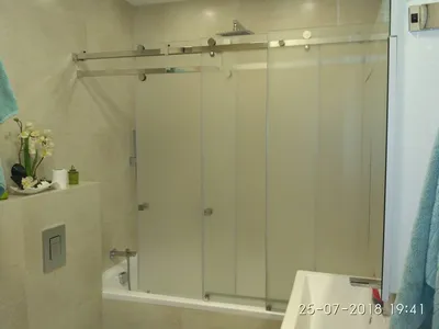 Раздвижные стеклянные шторки для ванн матовые | Купить, стеклянные, двери,  душевые, кабины, шторки, для ванной, перегородки, зеркала, закаленное,  стекло