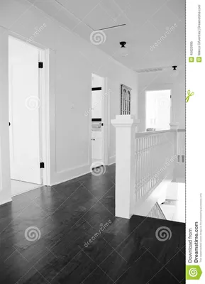 Яркая белая прихожая стоковое изображение. изображение насчитывающей дом -  45623995