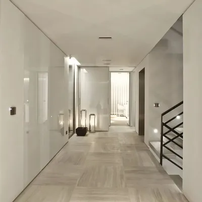 Укладка плитки в коридоре, плитка в прихожую на пол - дизайн, плитка для  коридора на пол: керамогранит в прихожей, фото