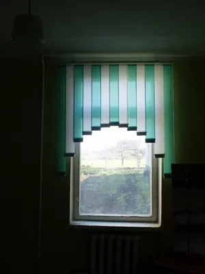 Штора на узкое окно в коридоре и в прихожую: виды и советы по подбору штор  и занавесок