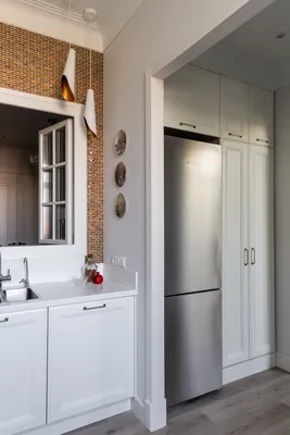 Куда можно поставить холодильник кроме кухни – прихожая, гостиная, коридор,  ниша? | Houzz Россия