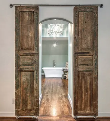 Двери в ванную комнату и туалет: какие лучше подойдут для санузла и кухни,  как ставить, деревянные двери и из стекла, фото
