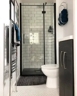 Маленькая ванная комната с душевой кабиной - 70 фото