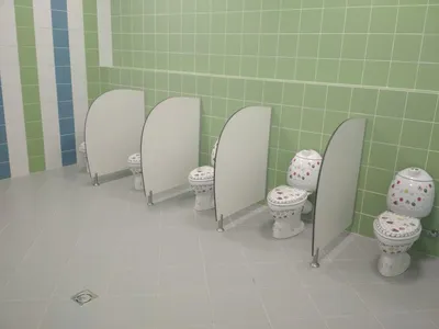 Перегородки в детский туалет в Краснодаре на заказ купить по низкий цене |  Установка перегородок для санузлов в детский сад под ключ | «МеталЛюкс»