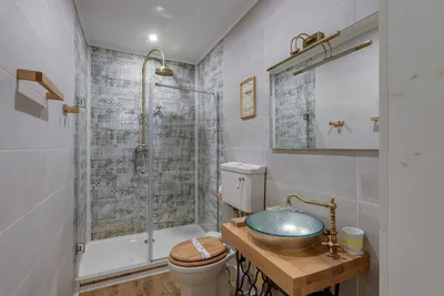 Современный дизайн ванной комнаты 2023| Фото, тренды, новинки