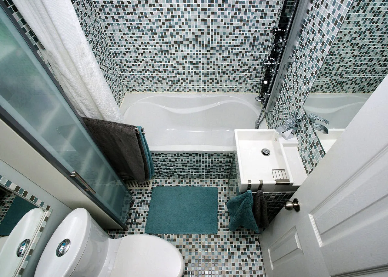 Небольшая ванная комната в частном доме