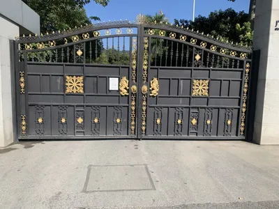 Два комплекта ворот и калитка установлены в Тюмени – «Интеграл»