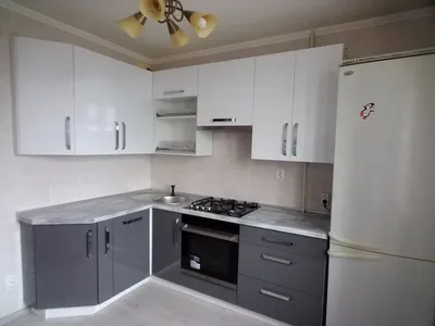 Маленькая угловая кухня серо-белого цвета пленка МДФ глянец | АК-Мебель