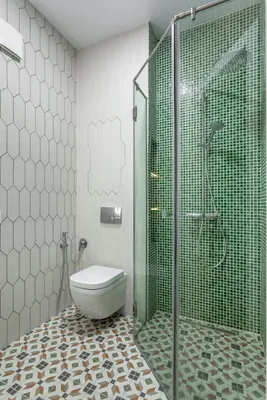 Ванные комнаты с плиткой мозаикой и душевой кабиной –135 лучших фото-идей  дизайна интерьера ванной | Houzz Россия
